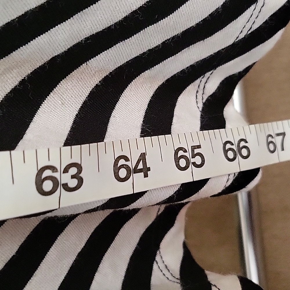 Bebe maxi chevron stripes dress, size Medium beige and black. - Picture 3 of 7